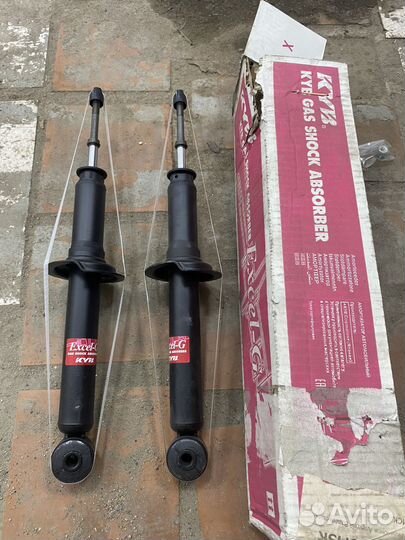 Амортизаторы задние Mitsubishi Carisma
