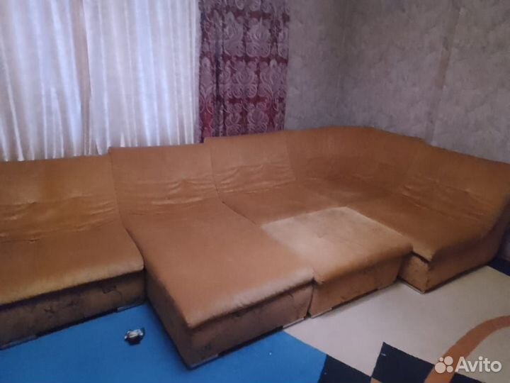 Большой угловой диван