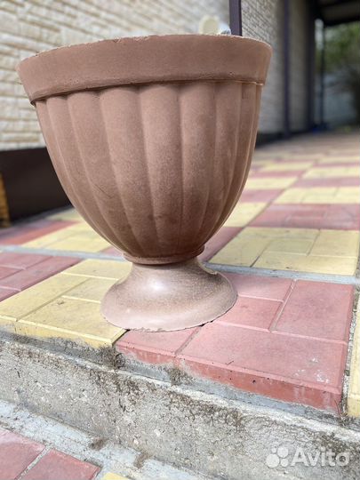 Вазон для цветов