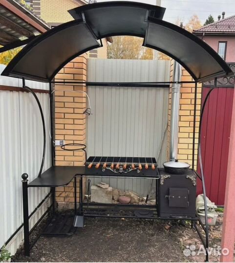 Мангал с крышей