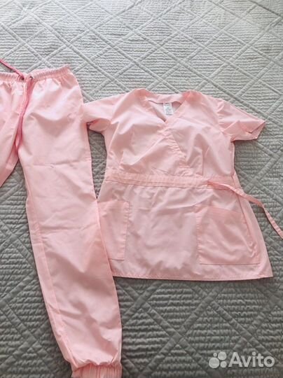 Медицинский костюм женский 46 новый