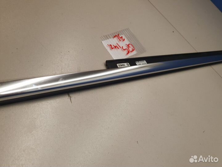 Молдинг стекла задней левой двери Audi Q5 8R 2008-2017