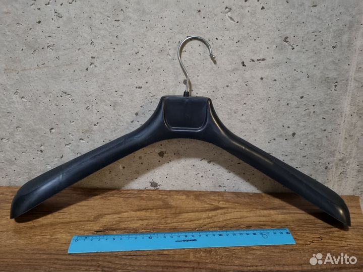Вешалки плечики для верхней одежды