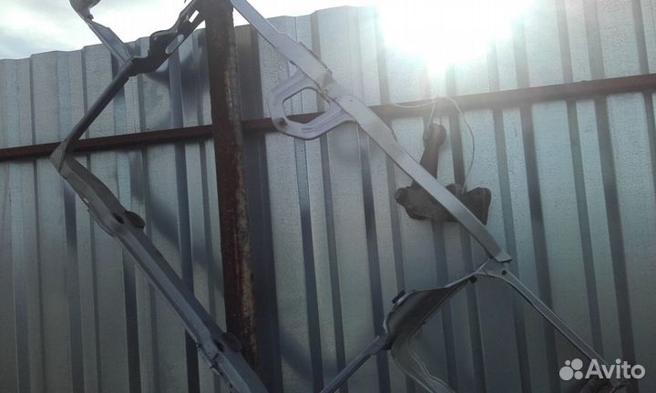 Телевизор Mercedes 202 передняя панель