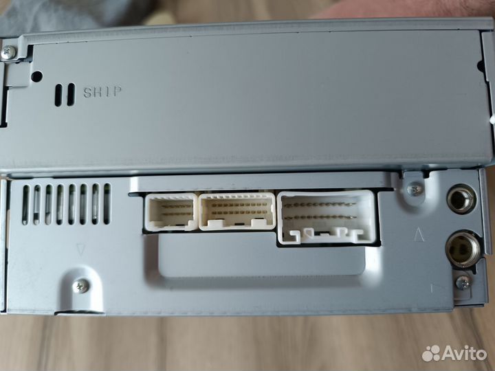 Штатная автомагнитола от Land Cruiser Prado