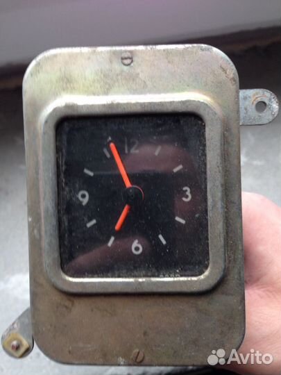 Часы автомобильные Газ 24