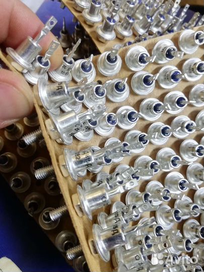 Диод стабилитрон д816в и д815