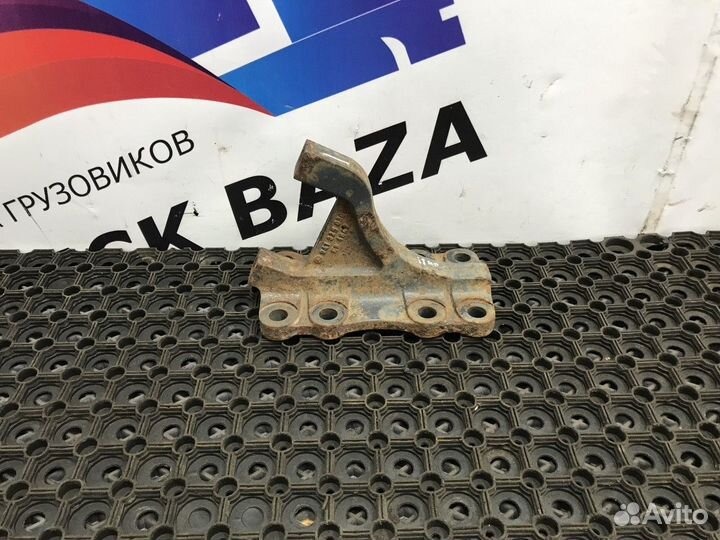 Кронштейн V- образной тяги