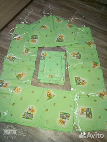 Комплект бортиков с балдахином,наматрасник,подушка