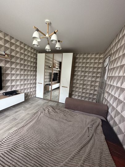 2-к. квартира, 43 м², 1/3 эт.