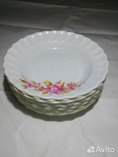 Пластиковые тарелки 12 шт