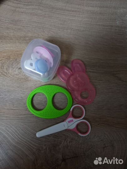 Соски, прорезыватели, ножницы