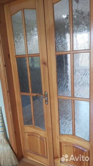 Деревянная дверь