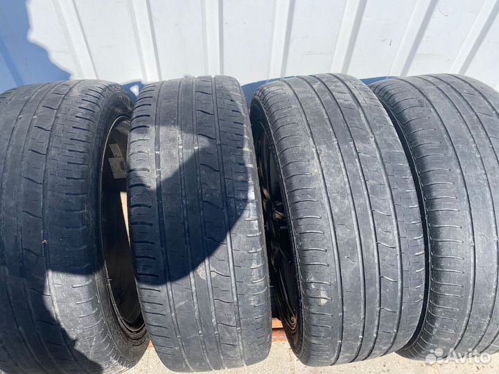 R18 Royal Black Royal Performance 235/45, PCD 5x114.3 DIA 73.3