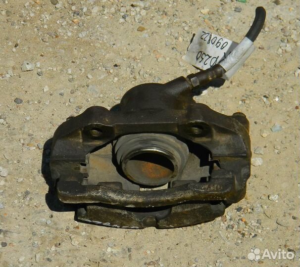 Суппорт передний правый Chery Amulet