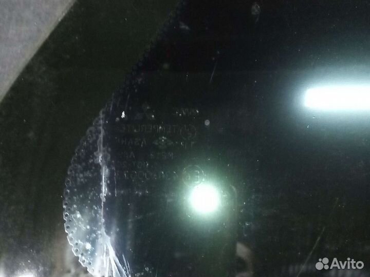 Стекло кузовное правое Mitsubishi Libero cv1b