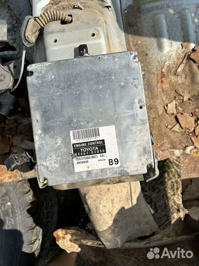 Блок управления двигвтелем тойота королла е 120