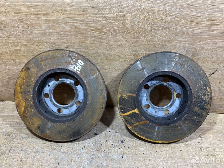 Комплект передних тормозных дисков VW Polo 4 D154