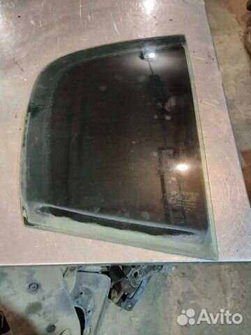 Стекло задней правой двери Renault Megane2