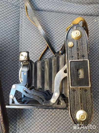 Старинный фотоаппарат