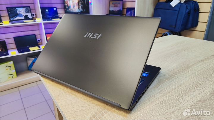 Ультрабук MSI 2022 г. 11 поколения IPS 8/256gb