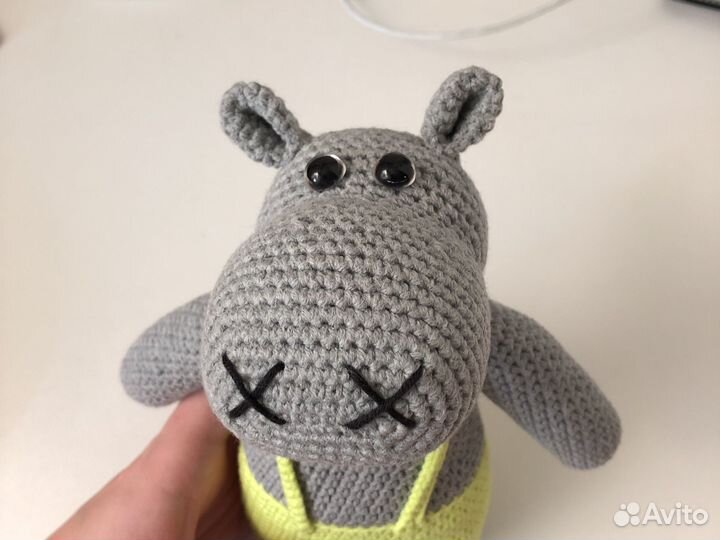 Вязаный бегемот