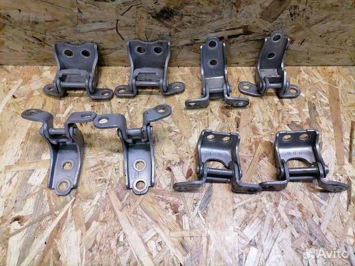 Петля двери Honda Accord 8