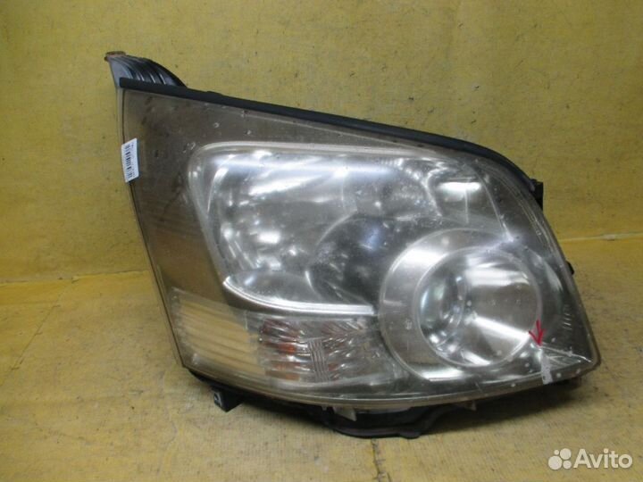 Фара Toyota Noah ZRR70W (Правое)