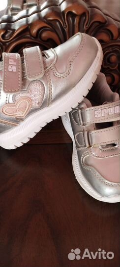 Кроссовки для девочки