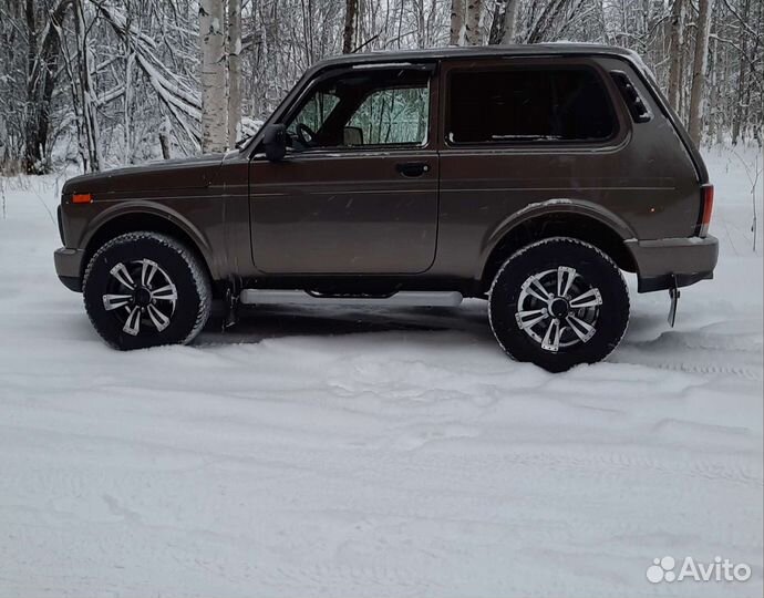 LADA 4x4 (Нива) 1.7 МТ, 2021, 15 000 км