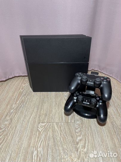 Sony PS4 1tb + 70 игр + 2 геймпада