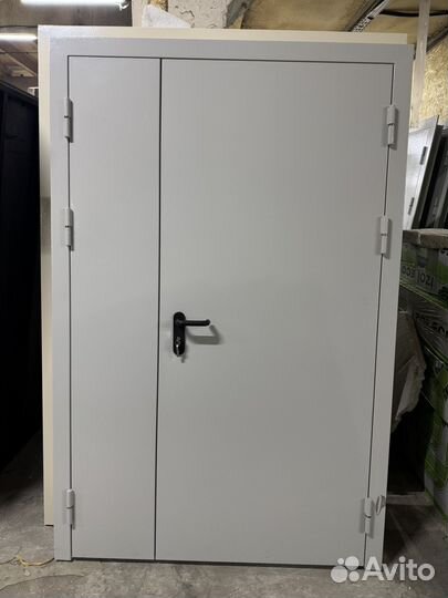 Дверь входная железная в тамбур