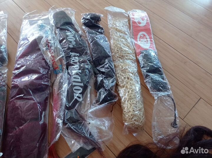 Канеколон, стразы на леске