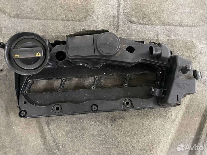 Клапанная крышка 2.0L cbab