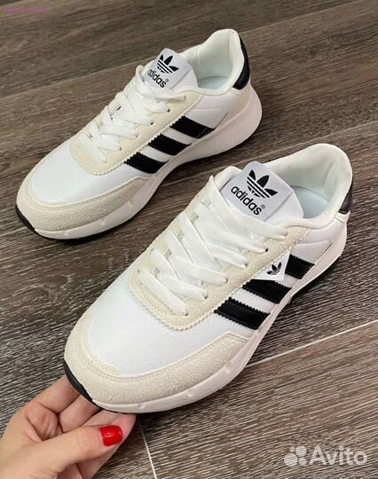 Мужские кроссовки Adidas черно-белые