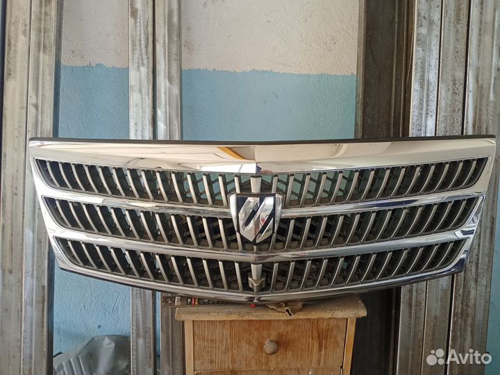 Решетка радиатора Toyota Alphard ANH10 с камерой