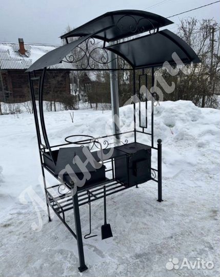 Мангал с крышей