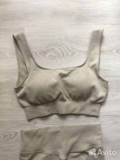 Костюм для йоги и фитнеса