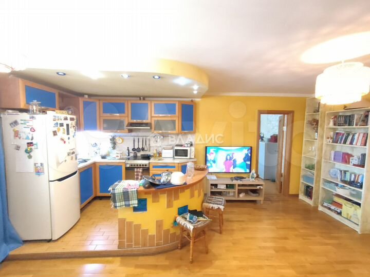2-к. квартира, 80 м², 1/4 эт.