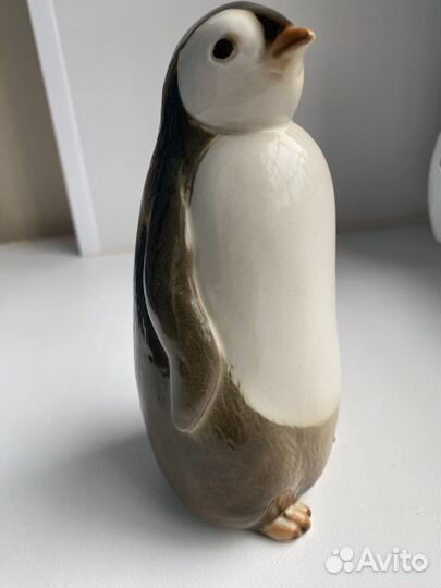 Фарфоровая статуэтка Пингвин