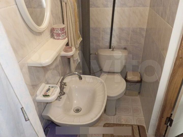 Комната 16 м² в 4-к., 1/2 эт.