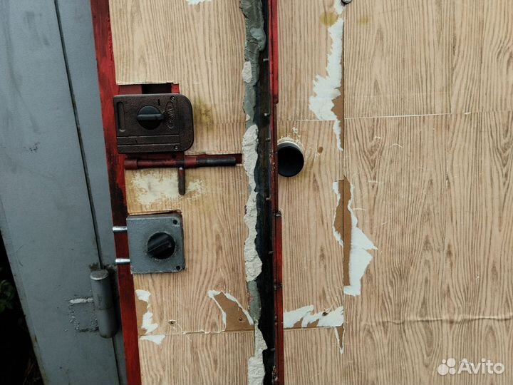 Железная дверь