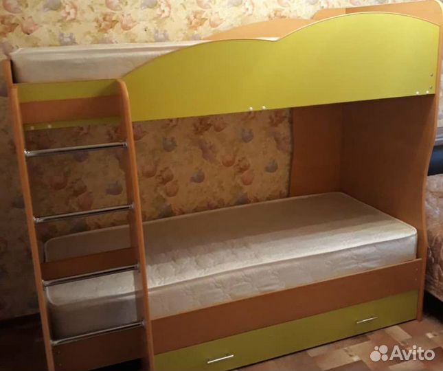 Детская двухъярусная кроватка