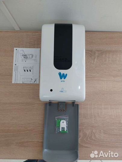 Диспенсер для антисептика автоматический