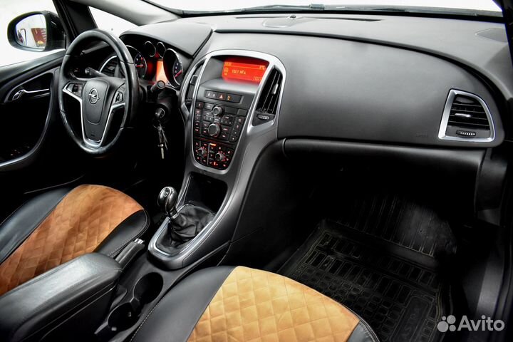 Opel Astra 1.6 МТ, 2013, 170 000 км