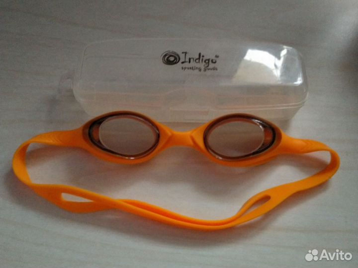 Очки для бассейна на 8-11лет,надо мерить