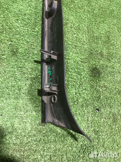 Накладка двери багажника Ford Focus 1 хэтчбек