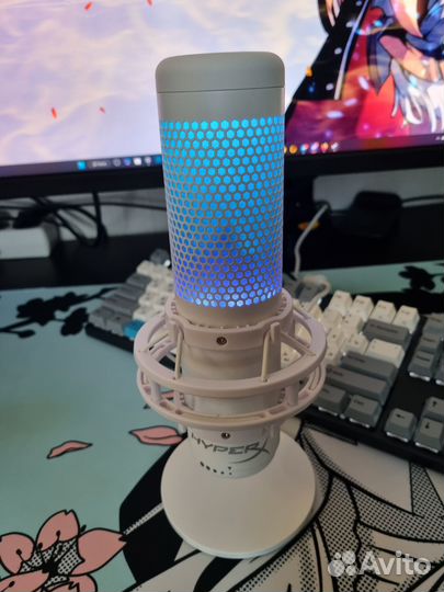 Микрофон hyperx quadcast s белый