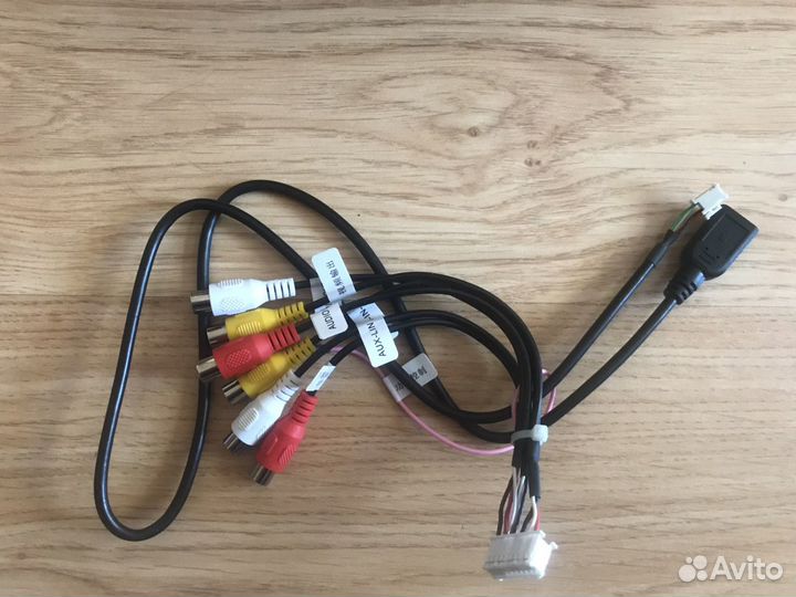 Штатное головное устройство на Nissan X-Trail