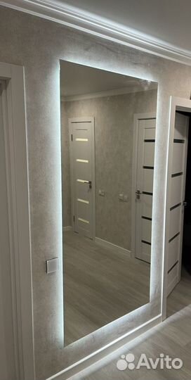 Зеркало с подсветкой в прихожую